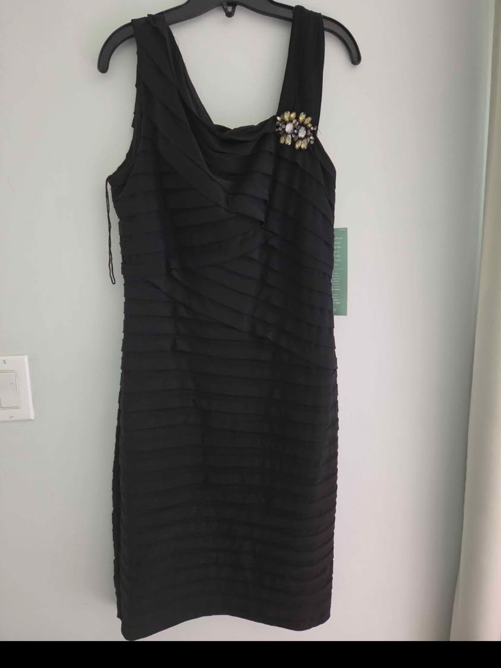 Scarlett Nite Black Sleeveless Midi Dress with Jeweled Brooch